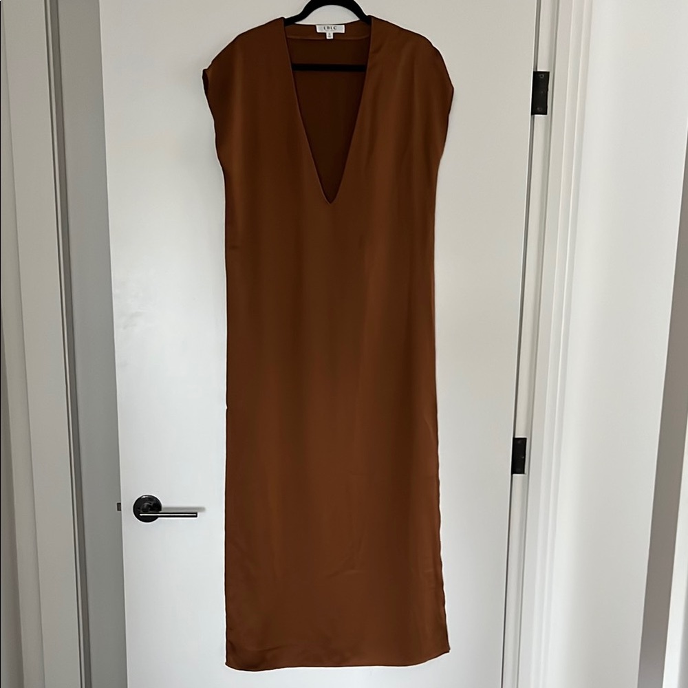 Elegant Brown V-Neck Dress